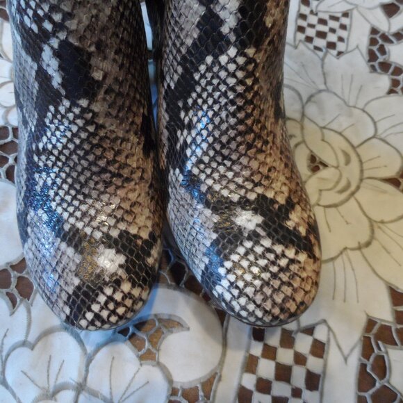 Tory Burch Python Print Ankle Heeled Boots Size 8.5M - Picture 8 of 16